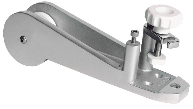 Kevytmetalliseoksesta valmistettu keularulla ankkurilukkosarjalla, paino jopa 10 kg