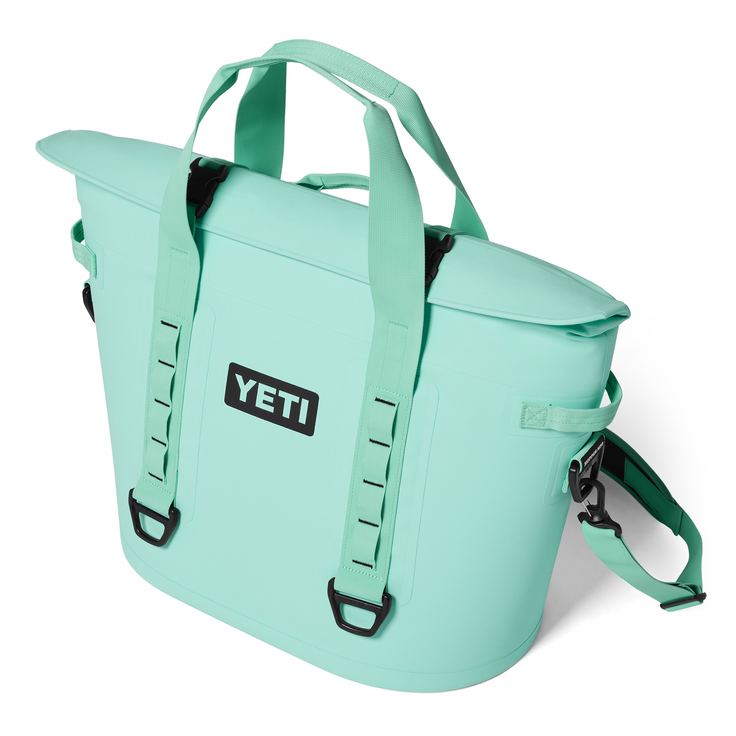 YETI Hopper M30 2.0 Soft Cooler — Closed