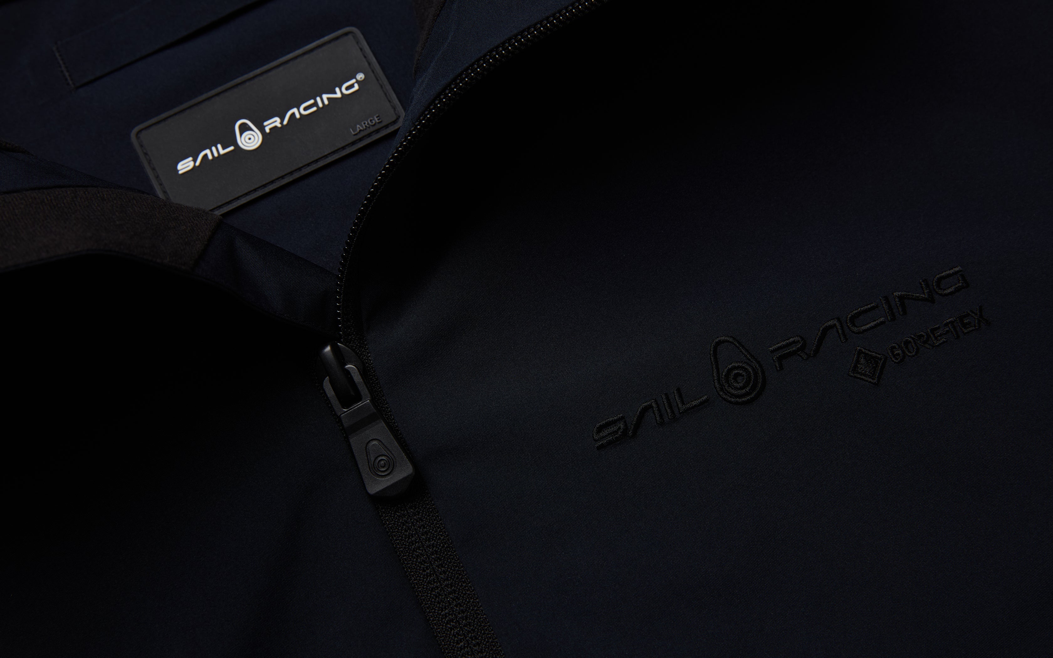 GORE TEX HOODED JACKET