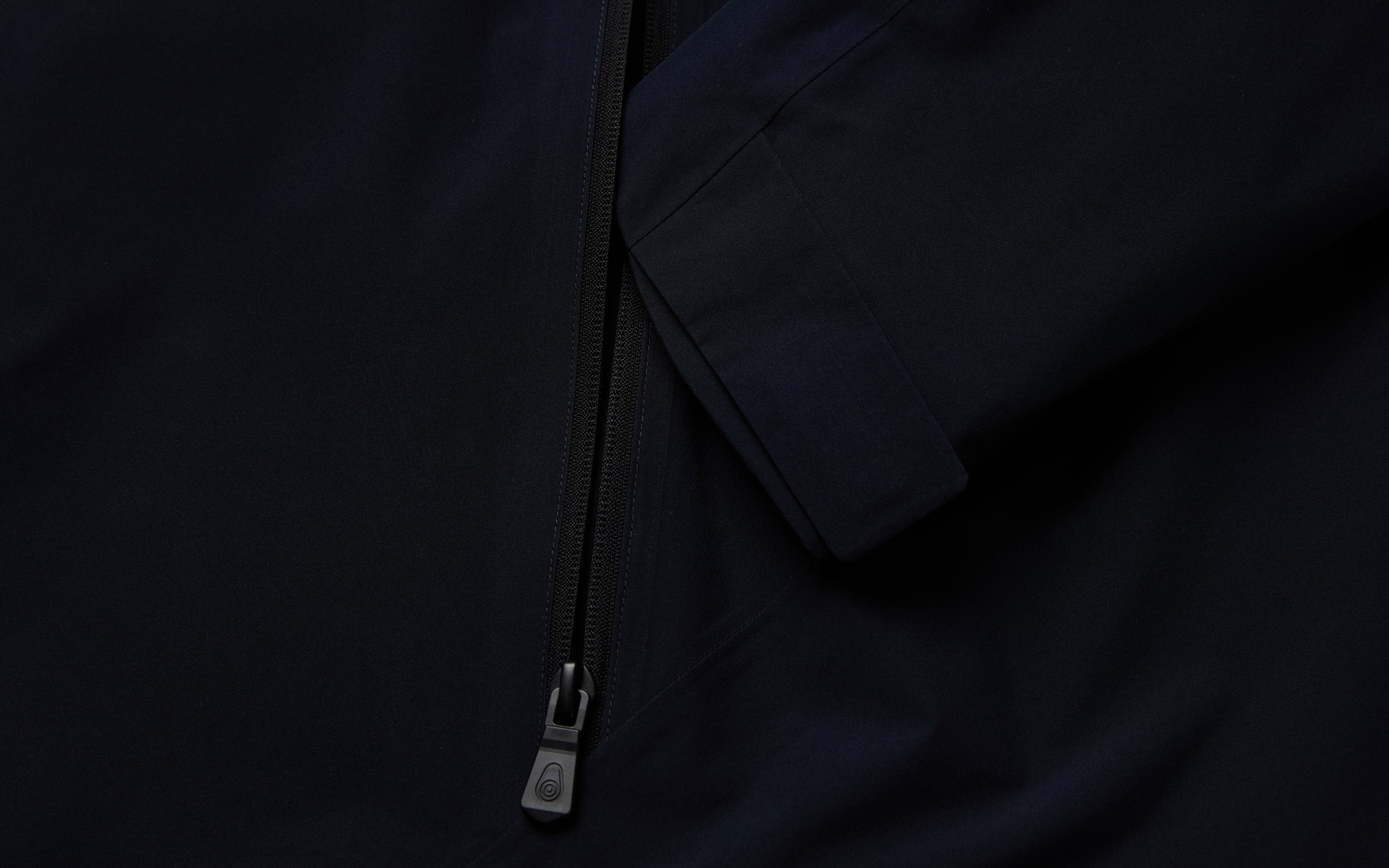 GORE TEX HOODED JACKET