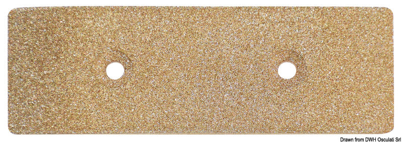 Pohjalevyn massalevy, jossa on mutterit ja pultit