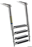 Telescopic ladder for gangplank fitted with large steps.