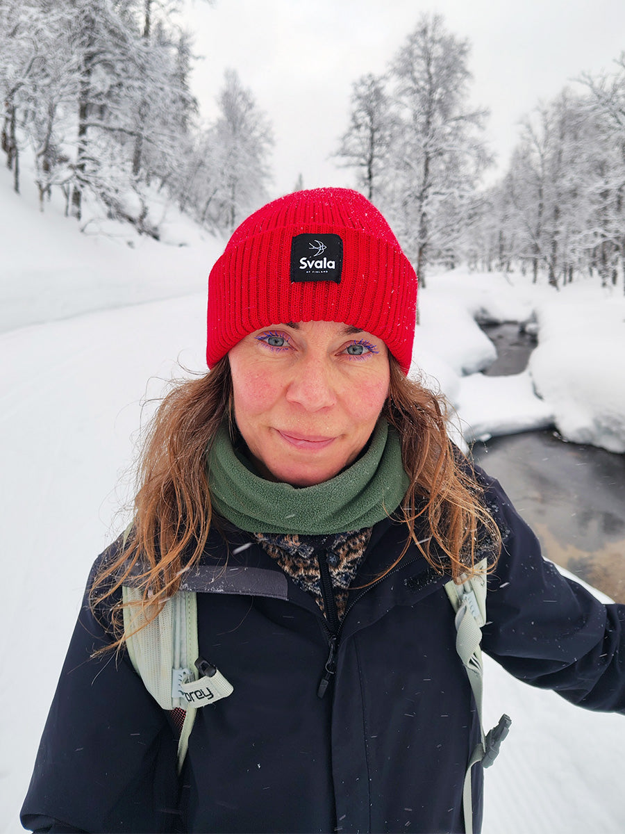 Svala Kide Beanie Red front