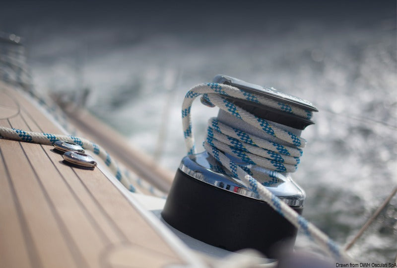 LEWMAR Evo self-tailing winch